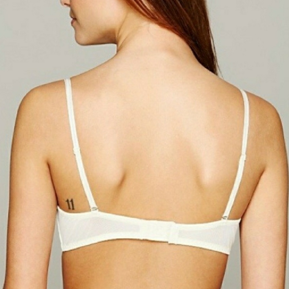 ❄SALE❄FP convertible crochet V wire bra NWOT - Picture 4 of 6